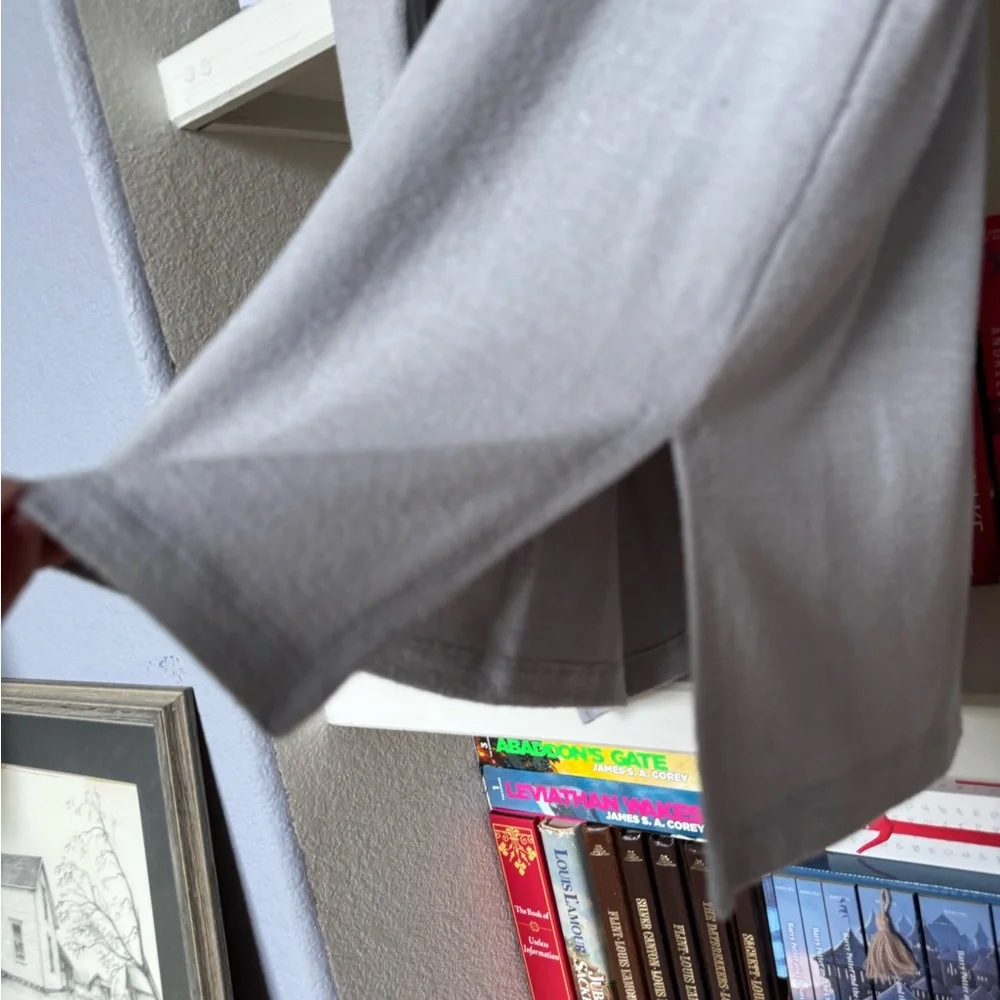 Abercrombie & Fitch Gray Sweater - Picture 3 of 3